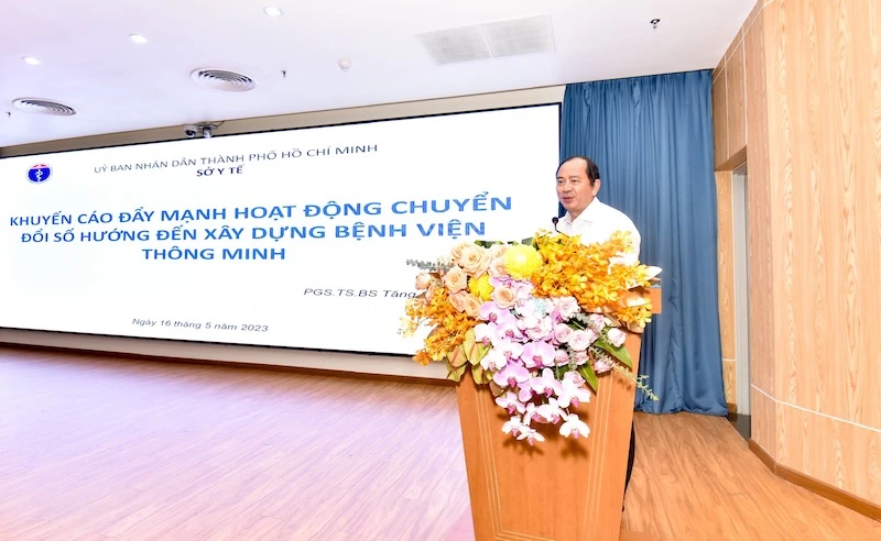 Giám đốc Sở Y tế Thành phố Hồ Chí Minh Tăng Chí Thượng phát biểu tại hội nghị.