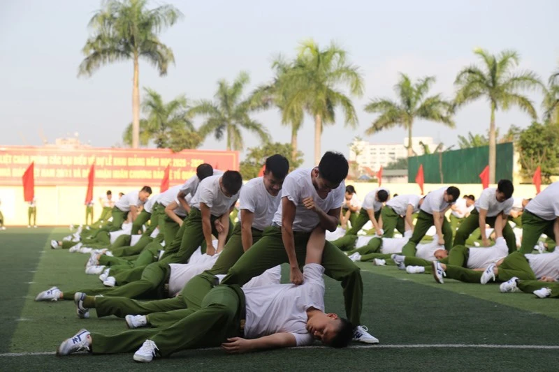 Học viên Học viện Cảnh sát nhân dân đồng diễn võ thuật (Ảnh: Học viện Cảnh sát nhân dân)