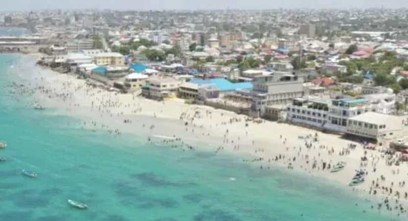 Một khu nghỉ dưỡng bên bờ biển ở thủ đô Mogadishu. (Ảnh: stratnews global)