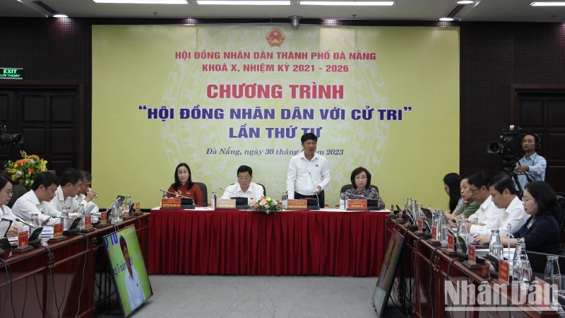 Chương trình đối thoại, trao đổi và trả lời với cử tri của Hội đồng nhân dân thành phố Đà Nẵng được tổ chức thường xuyên.