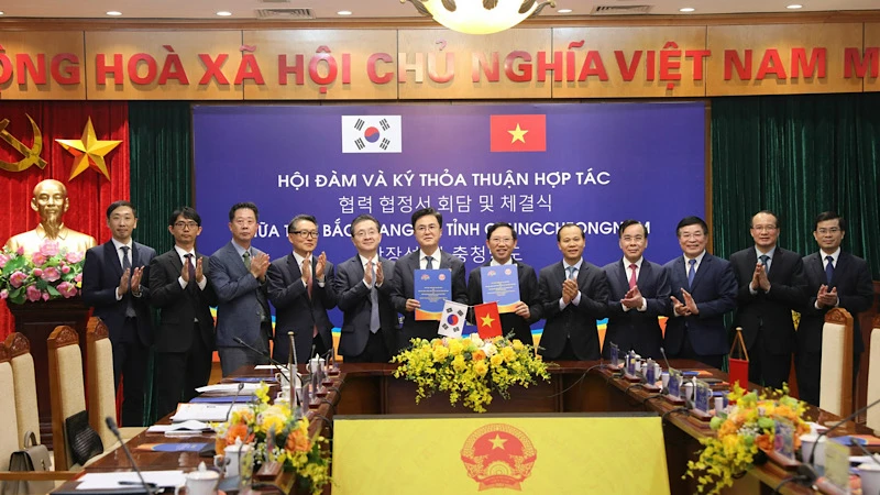 Ký kết hợp tác giữa 2 tỉnh Bắc Giang và tỉnh Chungcheongnam, Hàn Quốc.