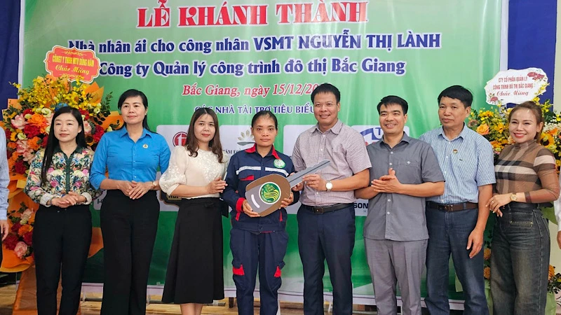Nhiều tổ chức, cá nhân chung tay ủng hộ xóa nhà tạm trên địa bàn tỉnh Bắc Giang năm 2023.