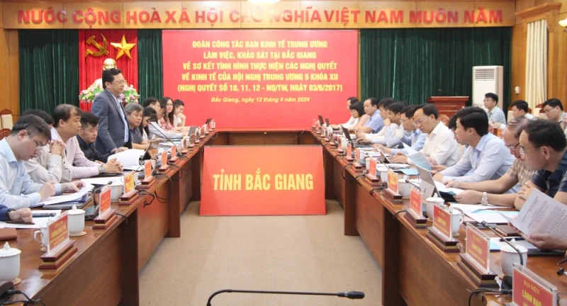 Đoàn công tác Ban Kinh tế Trung ương làm việc với UBND tỉnh Bắc Giang.
