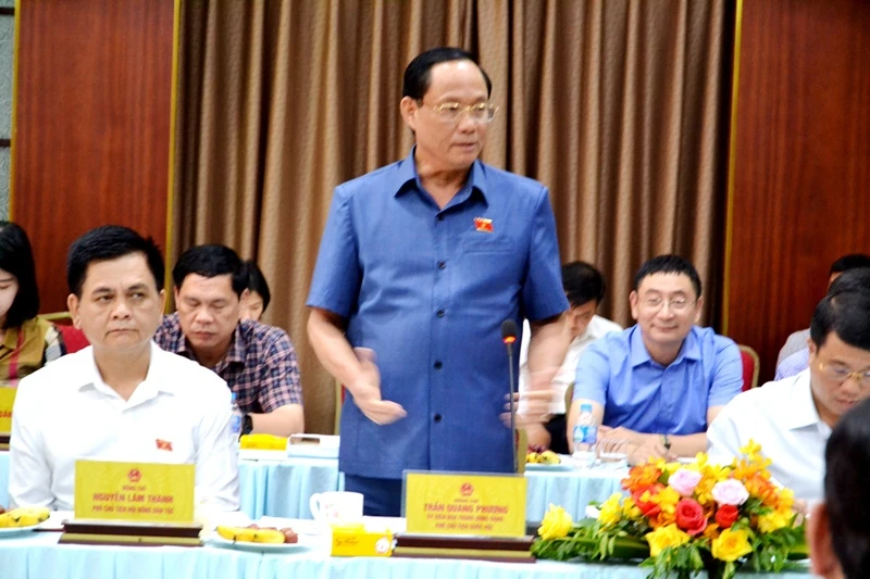 Phó Chủ tịch Quốc hội Trần Quang Phương và Đoàn công tác làm việc với tỉnh Lào Cai. (Ảnh: QUỐC HỒNG)