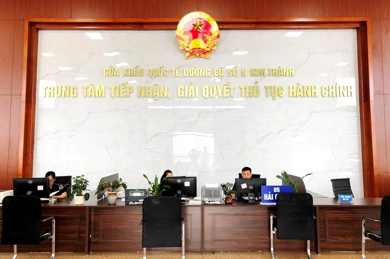 Từ ngày 21/8, tỉnh Lào Cai triển khai cửa khẩu số tại Kim Thành, nhằm rút ngắn thời gian và chi phí thông quan xuất, nhập khẩu hàng hóa cho doanh nghiệp. (Ảnh: QUỐC HỒNG) 