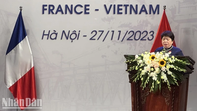 Chủ tịch Nhóm Nghị sĩ hữu nghị Việt Nam-Pháp Nguyễn Thúy Anh phát biểu.