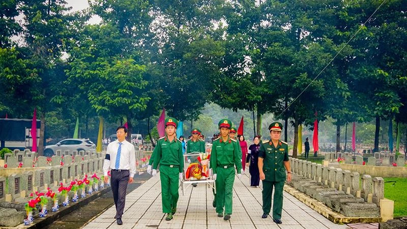 Lãnh đạo tỉnh Tây Ninh dự lễ an táng các liệt sĩ Ngày Thương binh - Liệt sĩ 27/7/2022.