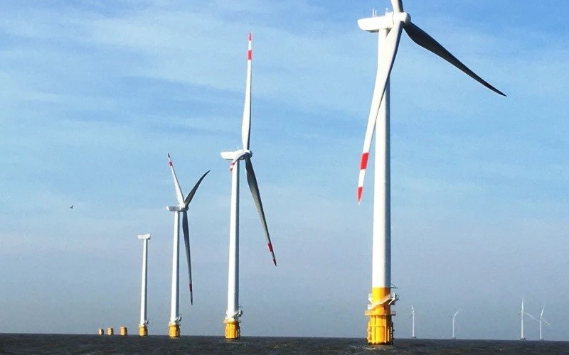 Các dự án điện gió ven biển tỉnh Bến Tre. (Ảnh: Hoàng Trung)