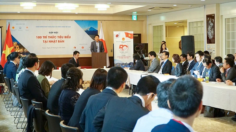 Đại sứ Việt Nam tại Nhật Bản Phạm Quang Hiệu phát biểu tại buổi gặp mặt. (Ảnh: baoquocte.vn)