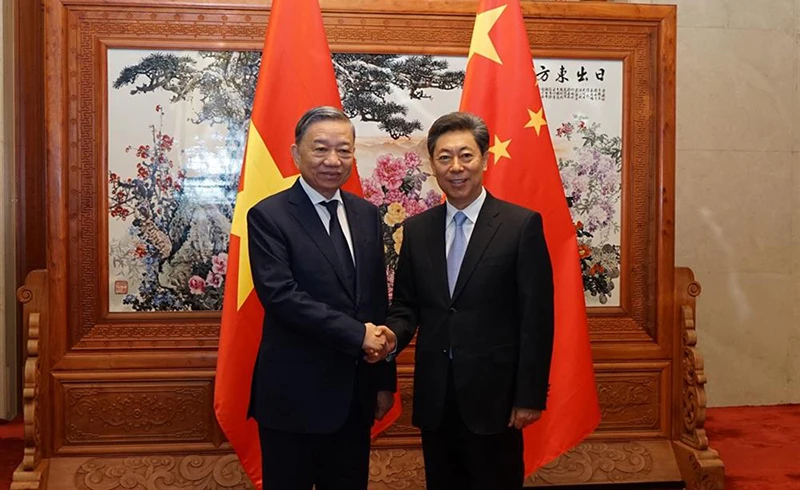 Bộ trưởng Tô Lâm và đồng chí Trần Văn Thanh. (Ảnh: MPS)
