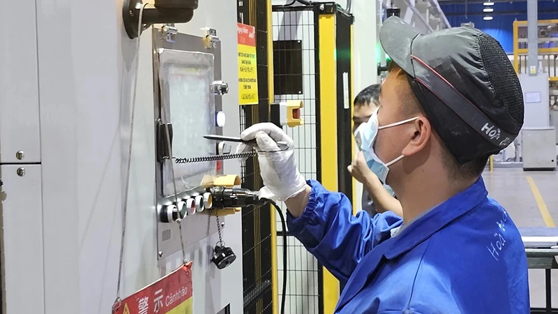 Nhà máy sản xuất công nghệ tế bào quang điện Jinko Solar 2 tại khu công nghiệp Sông Khoai, thị xã Quảng Yên. (Ảnh: QUANG THỌ)