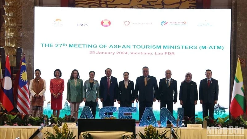 Hội nghị Bộ trưởng Du lịch ASEAN lần thứ 27 tại Lào. (Ảnh HẢI TIẾN)