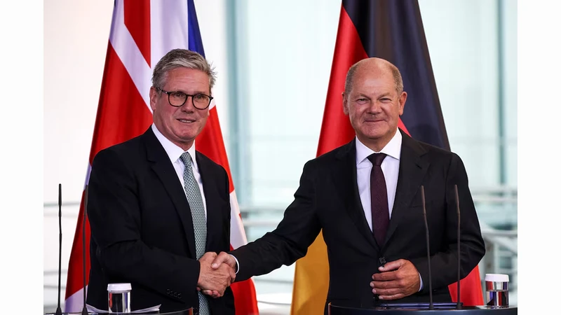 Thủ tướng Đức Olaf Scholz và Thủ tướng Anh Keir Starmer tại cuộc họp báo ở Berlin, Đức, ngày 28/8/2024. (Ảnh: REUTERS)