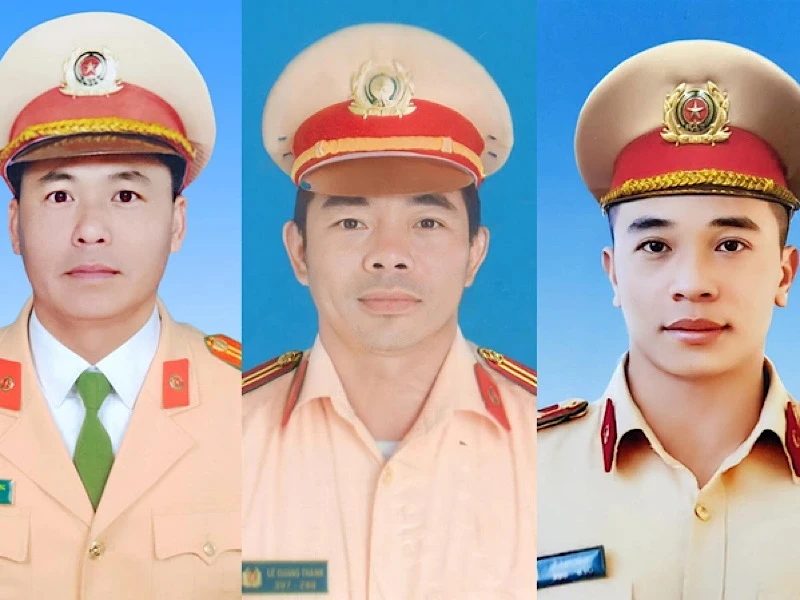 Ba cán bộ, chiến sĩ từ trái qua: Trung tá Nguyễn Khắc Thường, Thiếu tá Lê Quang Thành và Đại úy Lê Ánh Sáng.