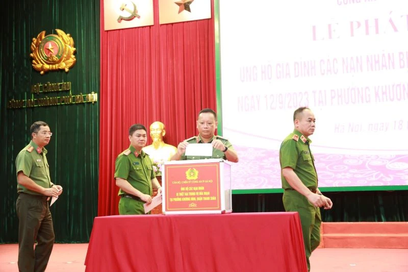 Công an thành phố Hà Nội phát động quyên góp.
