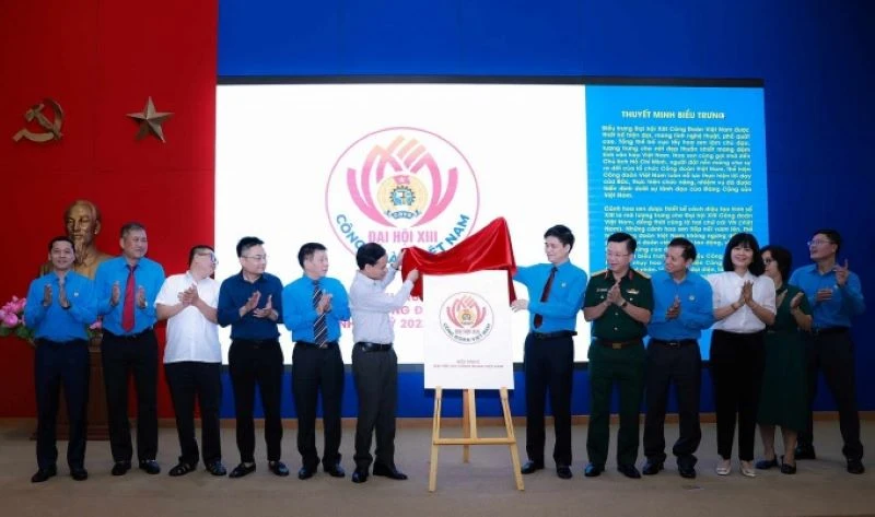 Tổng kết, trao giải thưởng Cuộc thi sáng tác biểu trưng Đại hội Công đoàn Việt Nam lần thứ XIII.