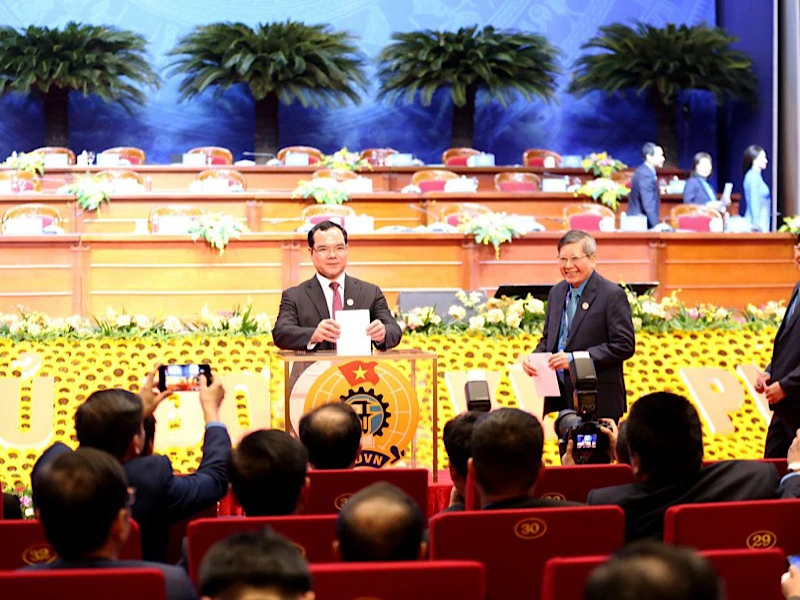 Đại hội bầu Ban Chấp hành Tổng Liên đoàn Lao động Việt Nam khóa XIII.