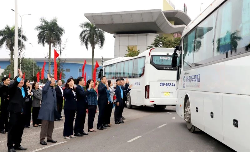 Hành trình Công đoàn - Xuân 2024 đưa hơn 300 nghìn lượt đoàn viên, người lao động về quê đón Tết.