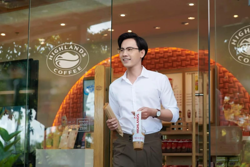 Highlands Coffee thay đổi logo cùng thông điệp mới “Highlands Coffee® Là Của Chúng Mình”