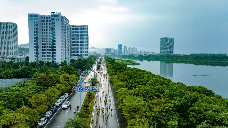 Halong Marina sở hữu hệ thiên nhiên xanh, đa tầng được đầu tư bài bản góp phần tạo nên không gian sống xanh - sạch - đẹp kế bên vịnh Hạ Long. (Ảnh: BIM Group)