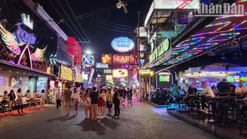 Phố đi bộ ở trung tâm thành phố Pattaya, Thái Lan.
