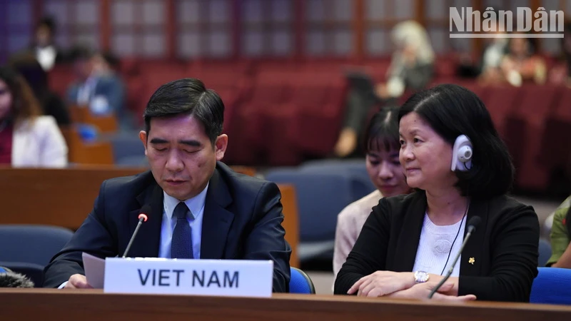 Đoàn Việt Nam, do Đại sứ được bổ nhiệm tại Thái Lan Phạm Việt Hùng làm Trưởng đoàn, tham gia Khóa họp. (Ảnh: ĐINH TRƯỜNG)