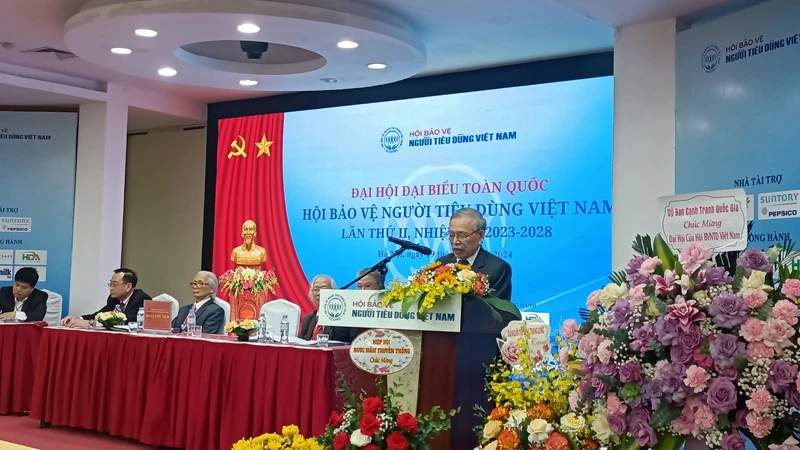 Chủ tịch VICOPRO nhiệm kỳ I Nguyễn Mạnh Hùng phát biểu khai mạc đại hội.