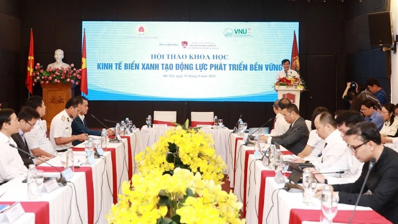 Quang cảnh Hội thảo “Kinh tế biển xanh tạo động lực phát triển bền vững”.