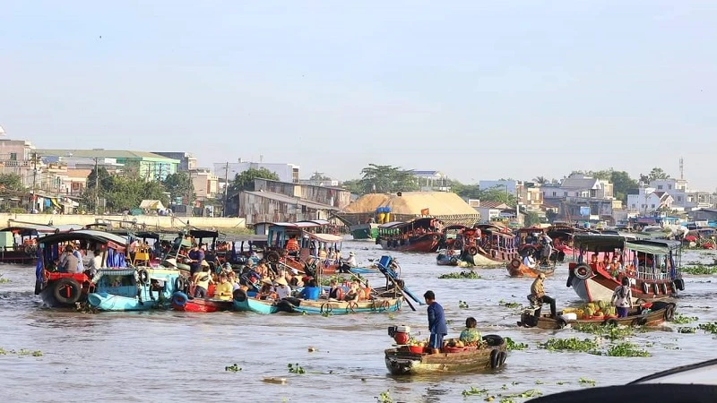 Chợ nổi Cái Răng (Cần Thơ).