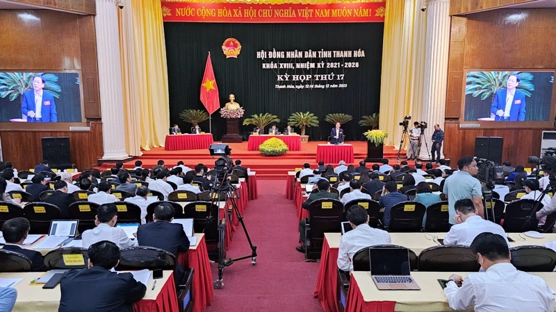 Quang cảnh phiên chất vấn tại kỳ họp Hội đồng nhân dân tỉnh Thanh Hóa.