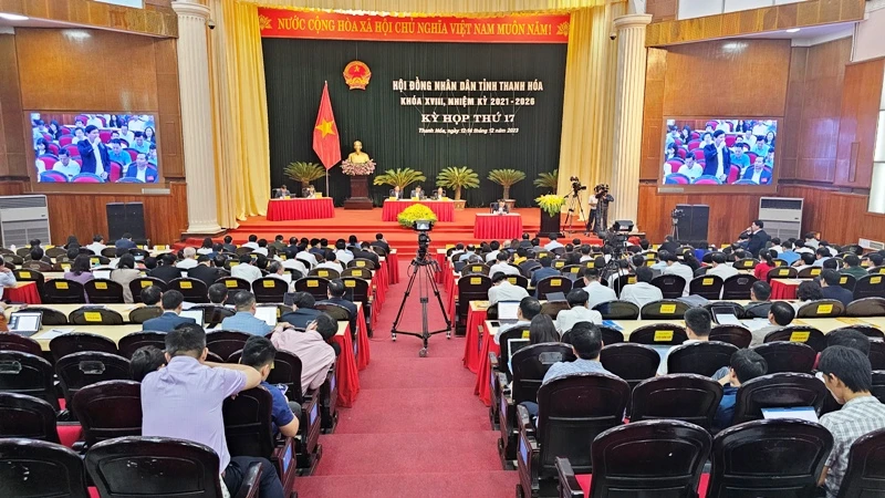Quang cảnh kỳ họp Hội đồng nhân dân tỉnh Thanh Hóa ngày 14/12.