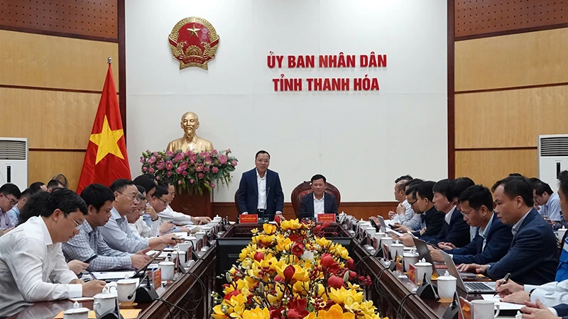 Quang cảnh buổi làm việc.