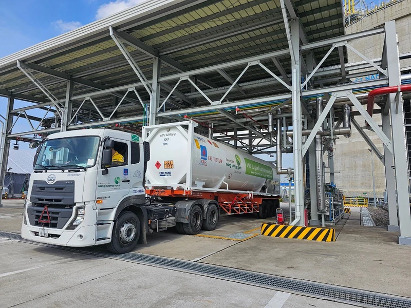 Trạm nạp LNG cho ISO Container tại cụm kho cảng LNG Thị Vải - PV GAS.