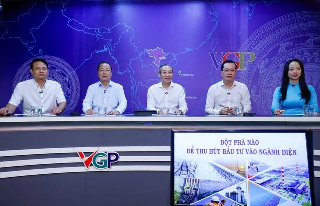 Quang cảnh cuộc Tọa đàm "Đột phá nào để thu hút đầu tư vào ngành điện". (Ảnh: VGP)