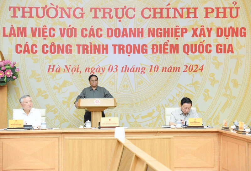 Thủ tướng Phạm Minh Chính chủ trì buổi làm việc của Thường trực Chính phủ với các doanh nghiệp xây dựng các công trình trọng điểm quốc gia. (Ảnh: Trần Hải)