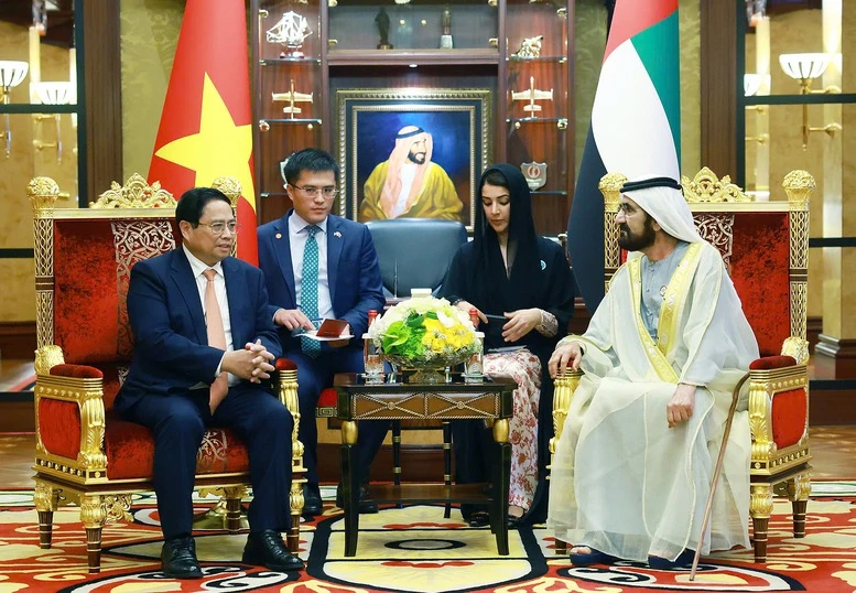 Thủ tướng Phạm Minh Chính hội đàm với Phó Tổng thống kiêm Thủ tướng UAE Sheikh Mohammed bin Rashid Al Maktoum. (Ảnh: Nhật Bắc/VGP). 