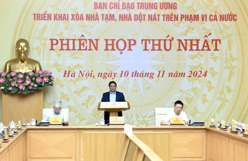 Thủ tướng Phạm Minh Chính chủ trì Phiên họp thứ nhất Ban Chỉ đạo Trung ương triển khai xoá nhà tạm, nhà dột nát trên phạm vi cả nước (Ảnh: Trần Hải). 