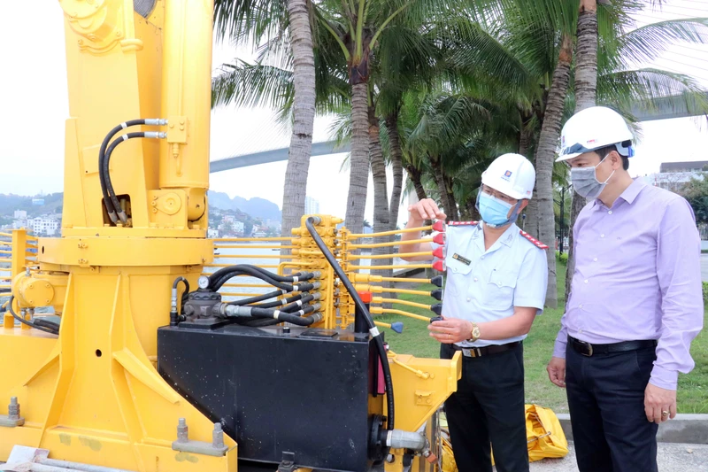 Kiểm tra an toàn vệ sinh lao động tại Tập đoàn Xăng dầu Việt Nam.