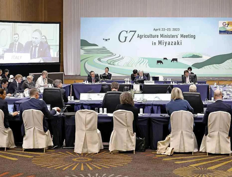 Các Bộ trưởng Nông nghiệp G7 nhóm họp ở Miyazaki, Nhật Bản. (Ảnh THE JAPAN NEWS)