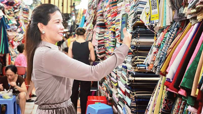 Nam A Bank triển khai chương trình “Chợ 4.0 - Cuộc sống không tiền mặt” phủ sóng tại các chợ trên địa bàn Thành phố Hồ Chí Minh.