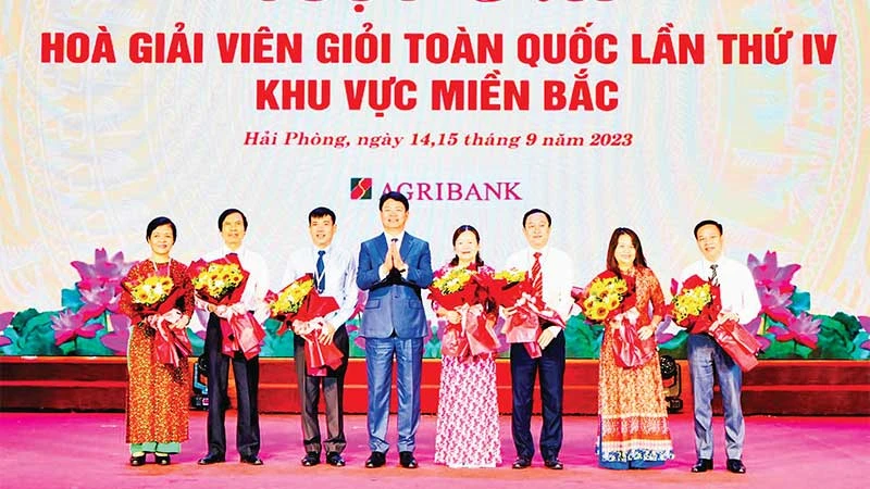 Tại lễ khai mạc hội thi. (Ảnh NGÔ QUANG DŨNG)