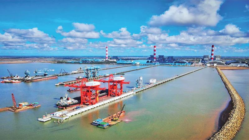 Khu cảng biển Trung tâm Điện lực Duyên Hải, thị xã Duyên Hải.