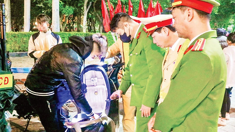 Tổ công tác đặc biệt gồm nhiều lực lượng của Công an tỉnh Nam Định tăng cường tuần tra, nhằm phát hiện, ngăn chặn, bắt giữ tội phạm.
