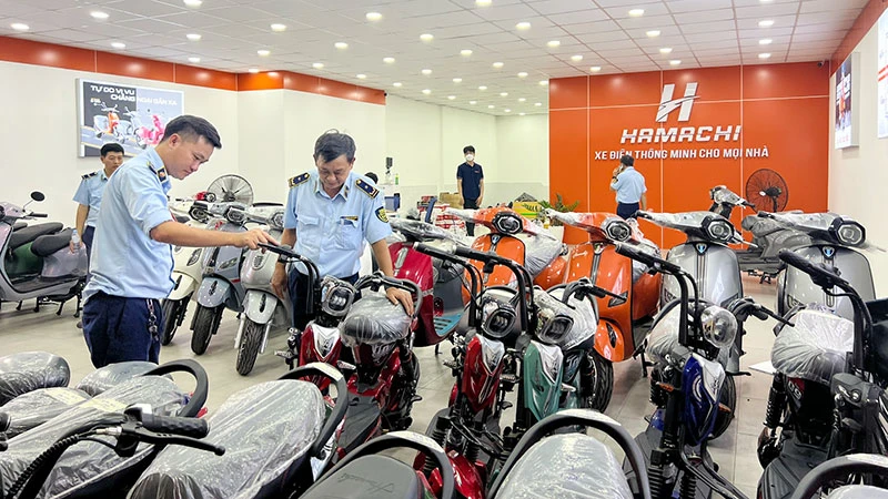 Cục Quản lý thị trường Thành phố Hồ Chí Minh thu giữ xe đạp điện không có giấy tờ chứng minh chất lượng sản phẩm để lưu thông trên thị trường.
