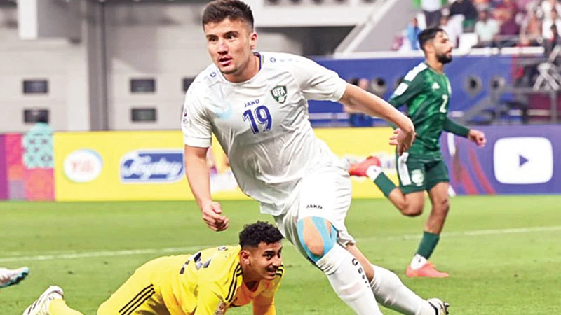 Cầu thủ Khusayin Norchaev (19) ghi bàn mở tỷ số cho U23 Uzbekistan.