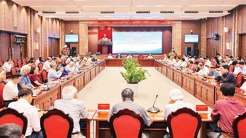 Hội nghị gặp mặt chuyên gia, nhà khoa học nhân dịp kỷ niệm Ngày Khoa học và Công nghệ Việt Nam năm 2024. (Ảnh HOÀNG HIẾU)