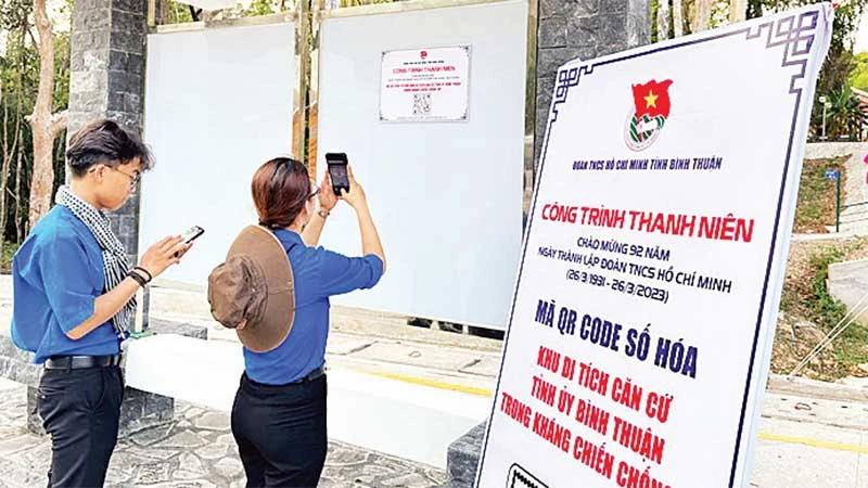 Chương trình số hóa các địa danh, di tích lịch sử qua mã QR do Đoàn Thanh niên tỉnh Bình Thuận thực hiện tại Khu di tích căn cứ Tỉnh ủy trong kháng chiến chống Mỹ, cứu nước (huyện Hàm Thuận Bắc).