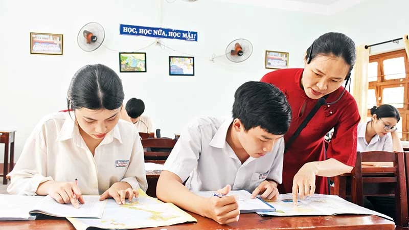 Học sinh Trường THPT Phạm Phú Thứ (xã Hòa Sơn, huyện Hòa Vang, thành phố Đà Nẵng) trong giờ ôn tập trước kỳ thi.