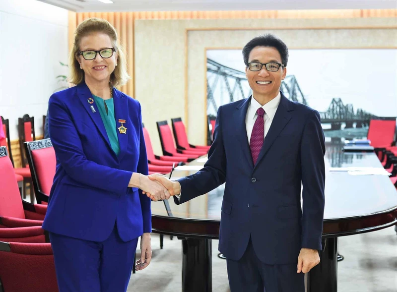 Phó Thủ tướng Vũ Đức Đam và bà Caitlin Wiesen, Đại diện thường trú UNDP tại Việt Nam. (Nguồn: VGP)