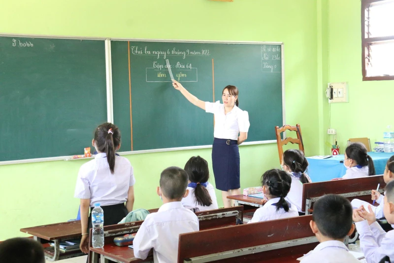 Một tiết học tiếng Việt ở Trường song ngữ Lào-Việt Nam Nguyễn Du (thủ đô Vientiane, Lào). (Ảnh: Trịnh Dũng)